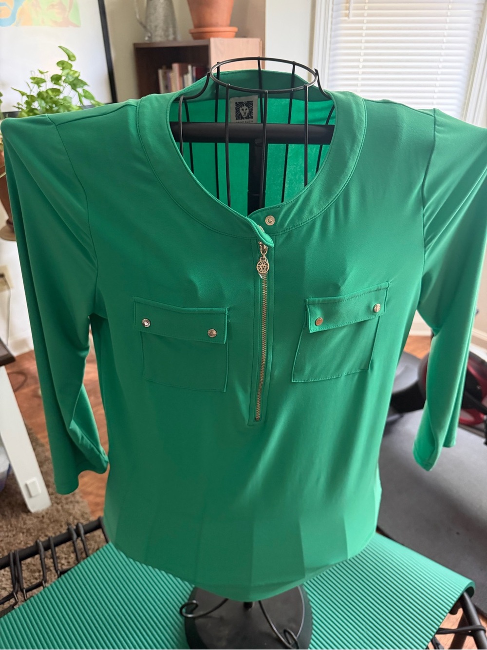 Anne Klein Top Green size small gold-tone zip/ pockets 3/4 length sleeves